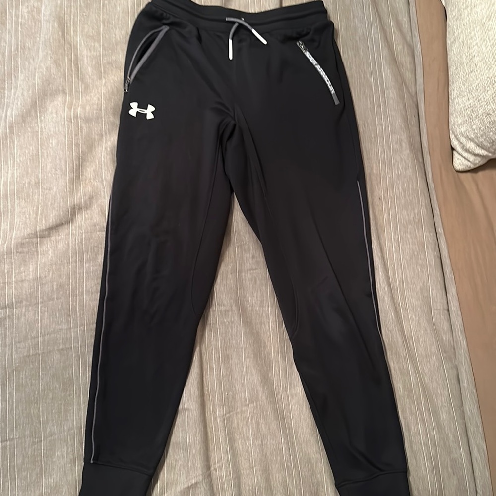 Under Armour boy’s sweatpants